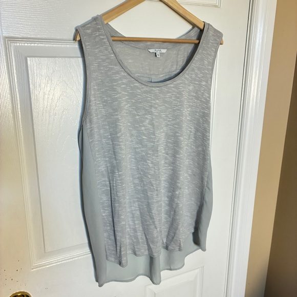 ALFRED SUNG Tops - Alfred Sung Light Gray Sleeveless Top XL